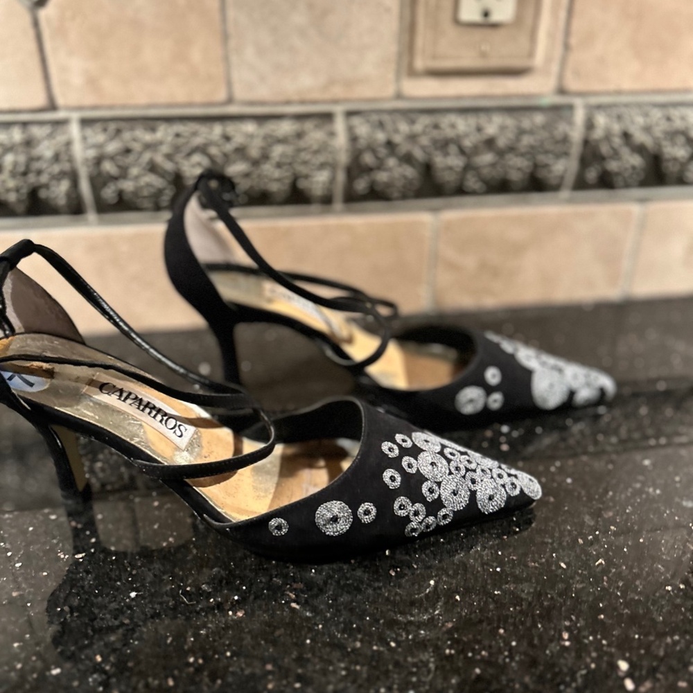 Heels - Picture 2 of 3